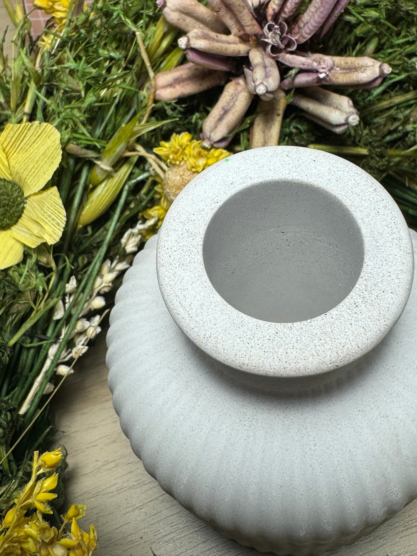 Modern Jesmonite Decorative Vase – Handmade AC730 Stone Texture Vase for Flowers or Shelf Styling